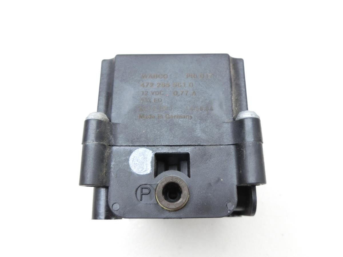 Control Valve Air Compressor Air suspension for BMW F11 520d 1013