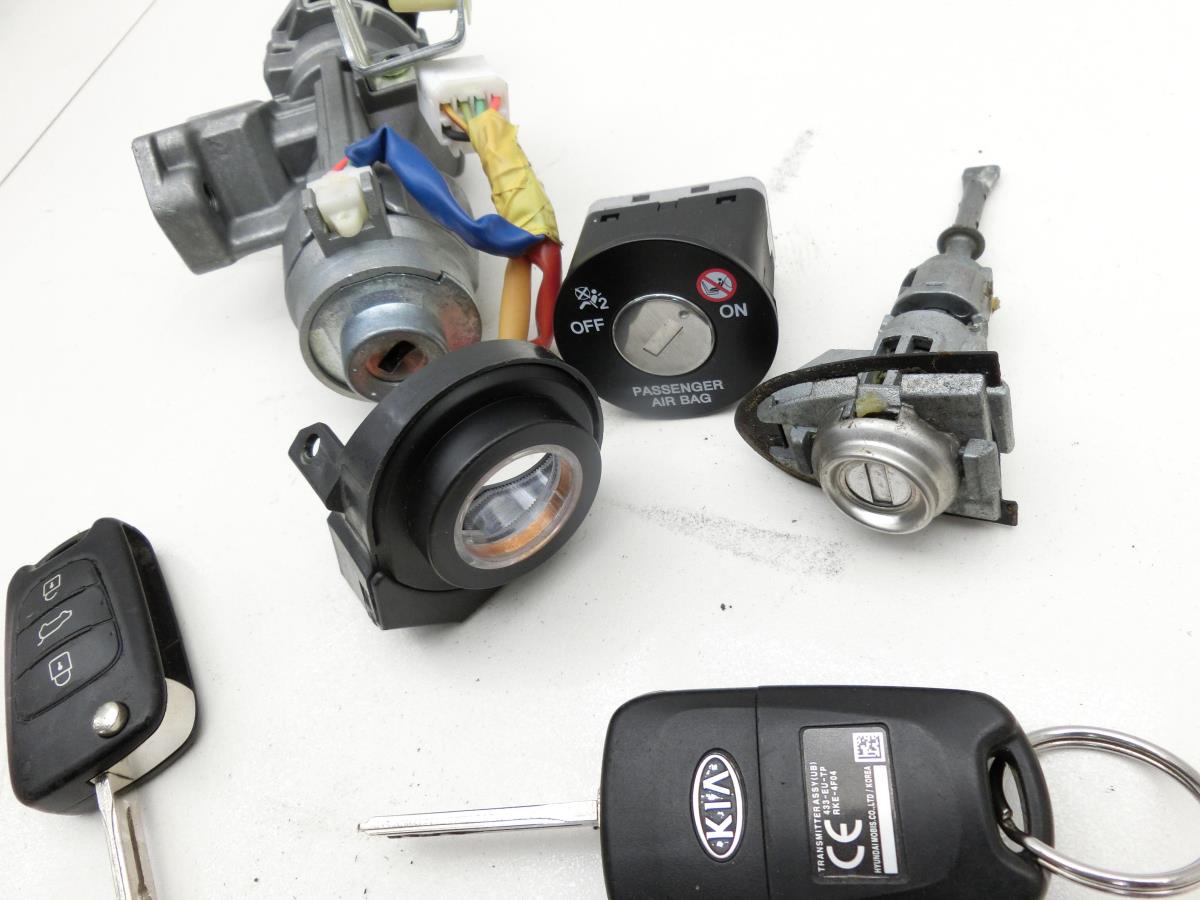Kia Rio III UB 11-15 Zündschloss 2x Schlüssel Türschliesszylinder Kia Rio III UB 11-15 05.01.2012 819001WD00 gebraucht Vorschau 3