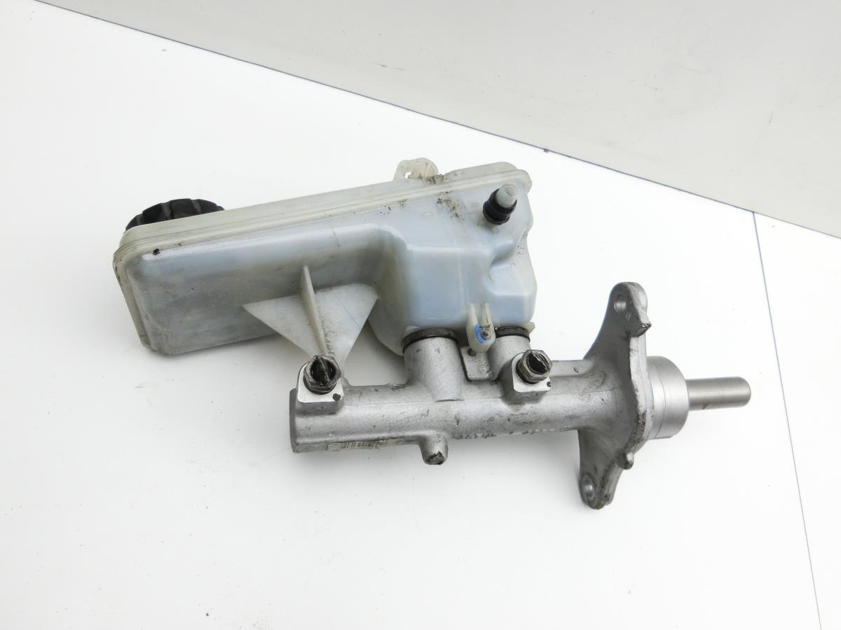 Brake_Master_Cylinder_for_Renault_Trafic_II_Vivaro_A_06-14