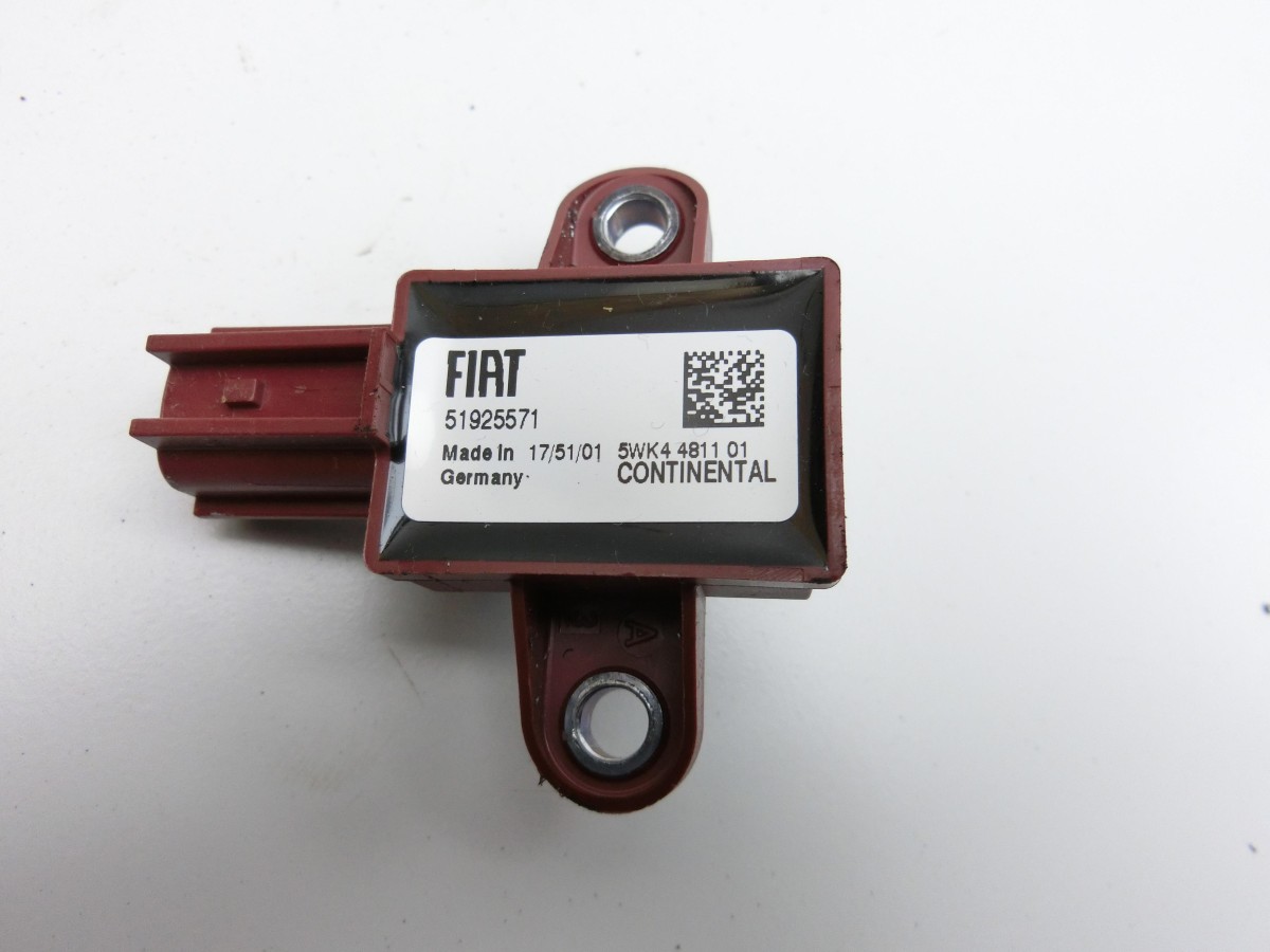 Fiat 500 07-15  Sensor für Airbag Crashsensor Airbagsensor Rechts Vorne 51925571 5WK4481101