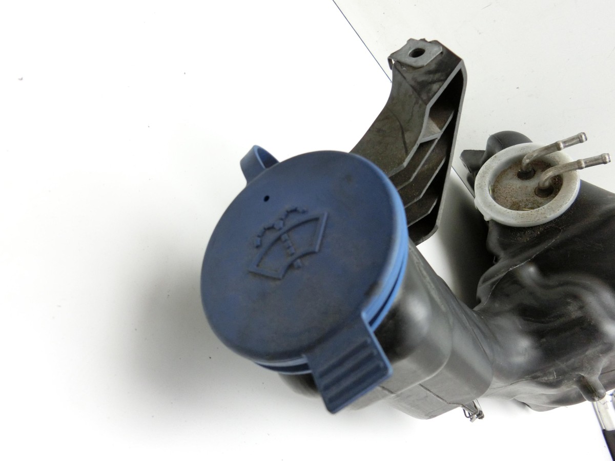 Mercedes E250 W212 13-16 2,0 155KW  Waschwasserbehälter Wasserbehälter A2048691420 A2048601860