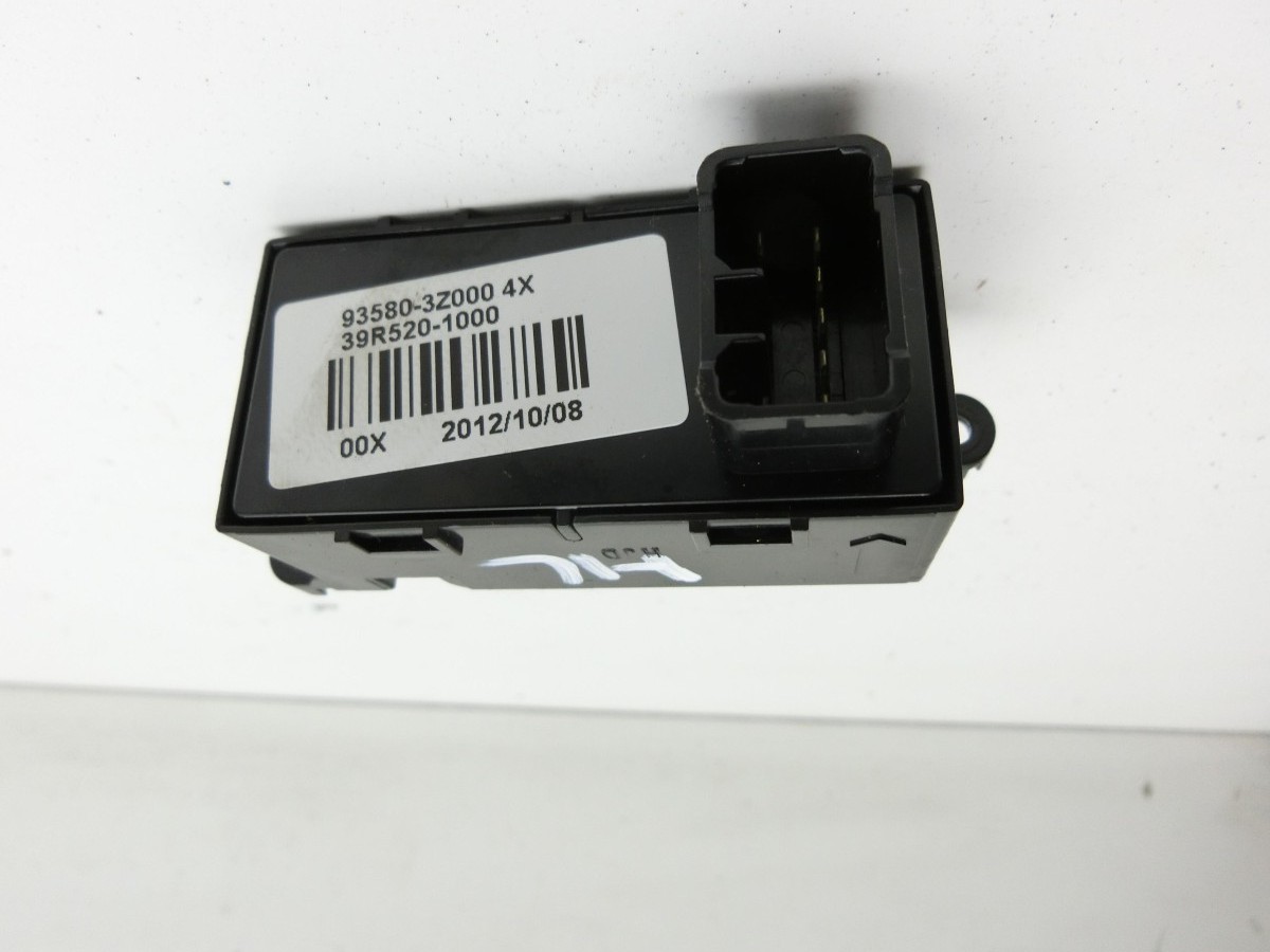 Hyundai I40 CW 11-15 Kombi  Fensterheberschalter Schalter Links Hinten 935803Z0004X 93580-3Z000 39R520-1000