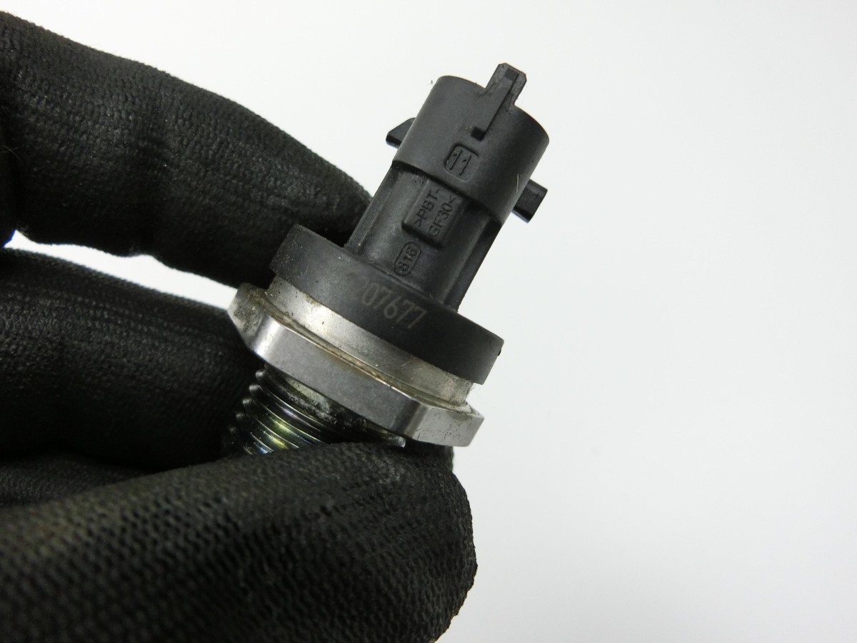 Opel Corsa D 06-10 1,2 55KW  Railsensor Drucksensor Kraftstoffdruck 93191400 0281002903