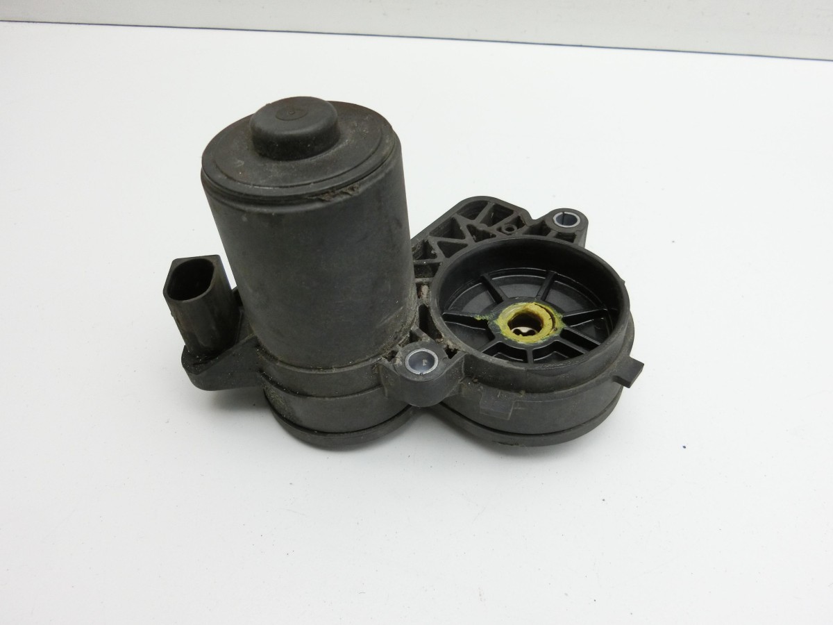 Mercedes X253 15-19 CDI 2,2 125KW  Stellemotor für Bremssattel Hinten Links 6426142