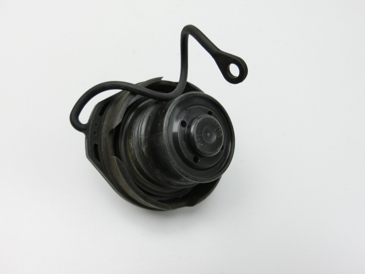 VW Touran 1T3 06-10  Tankdeckel Verschluss Tankverschluss