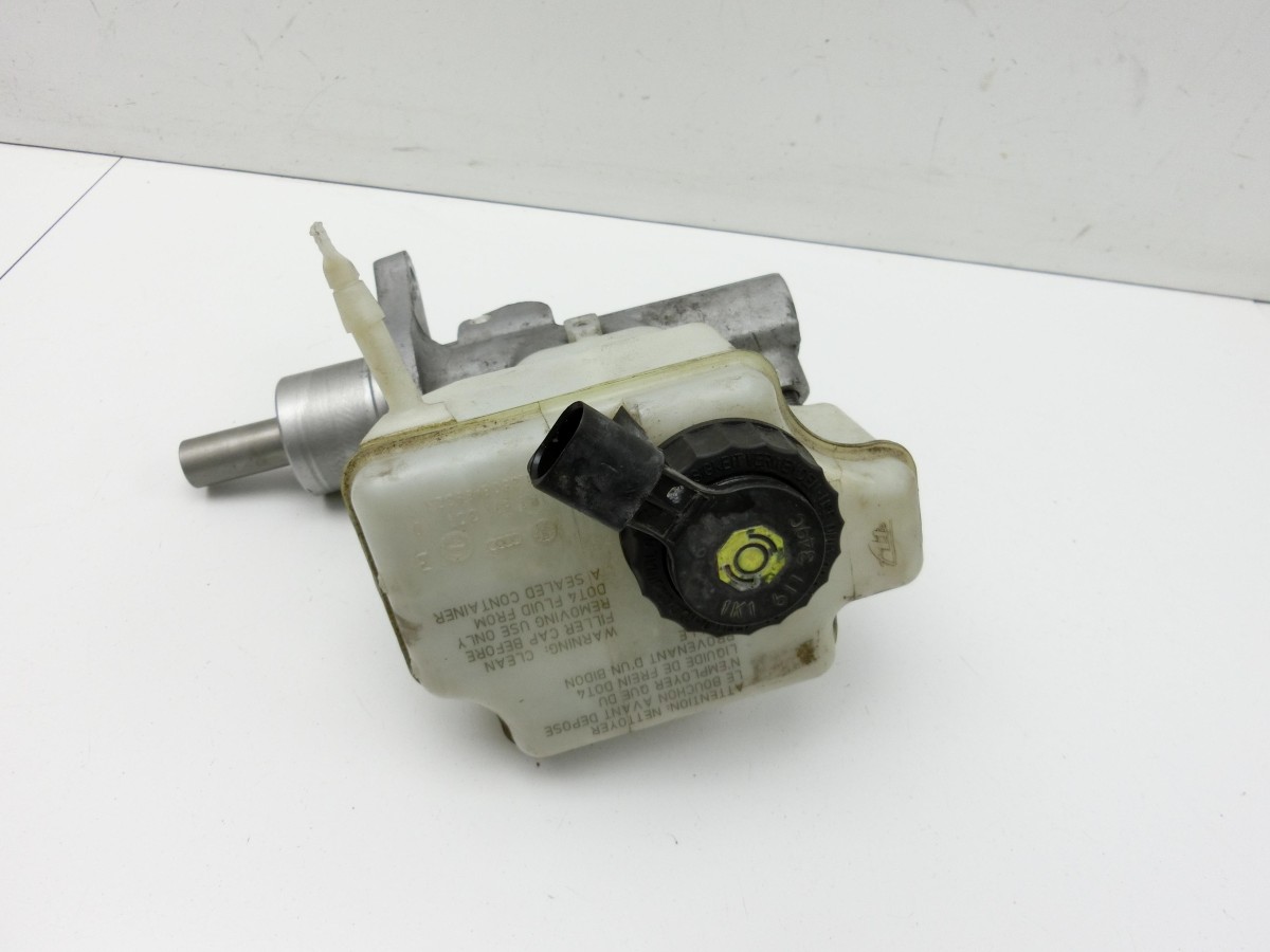 VW Touran 1T3 06-10  Hauptbremszylinder Bremszylinder