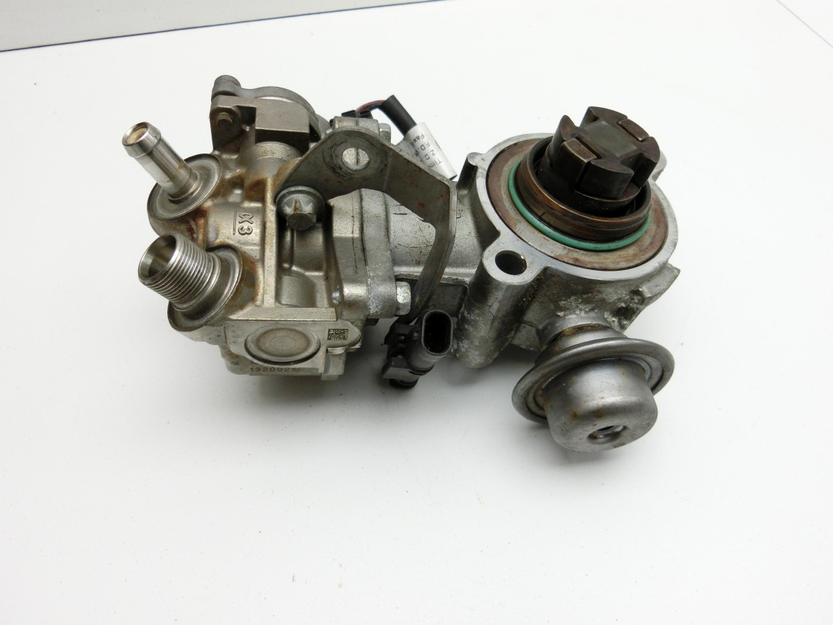 Mercedes S204 C180 09-14 CGI 1,8 115KW  Hochdruckpumpe Kraftstoffpumpe Benzinpumpe A2711500420 1320025