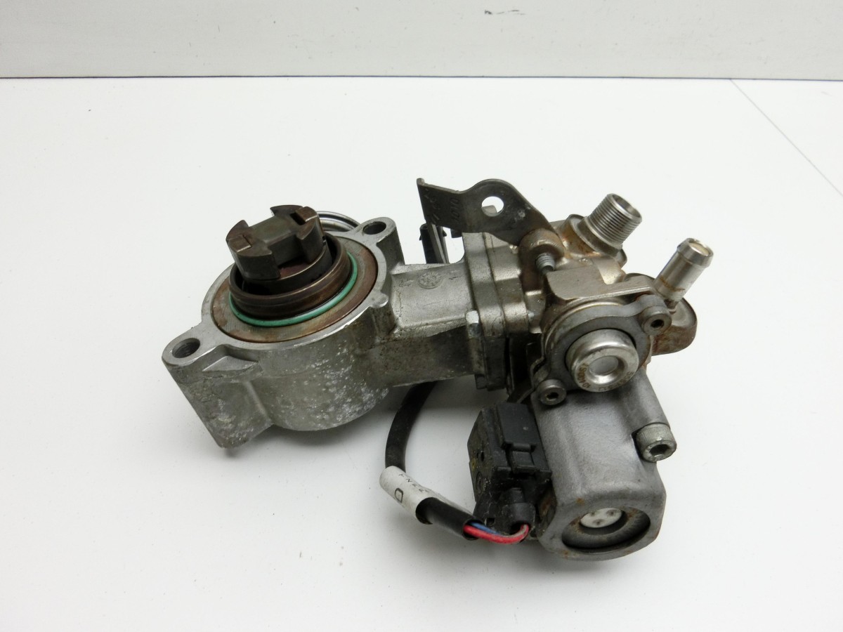 Mercedes S204 C180 09-14 CGI 1,8 115KW  Hochdruckpumpe Kraftstoffpumpe Benzinpumpe A2711500420 1320025