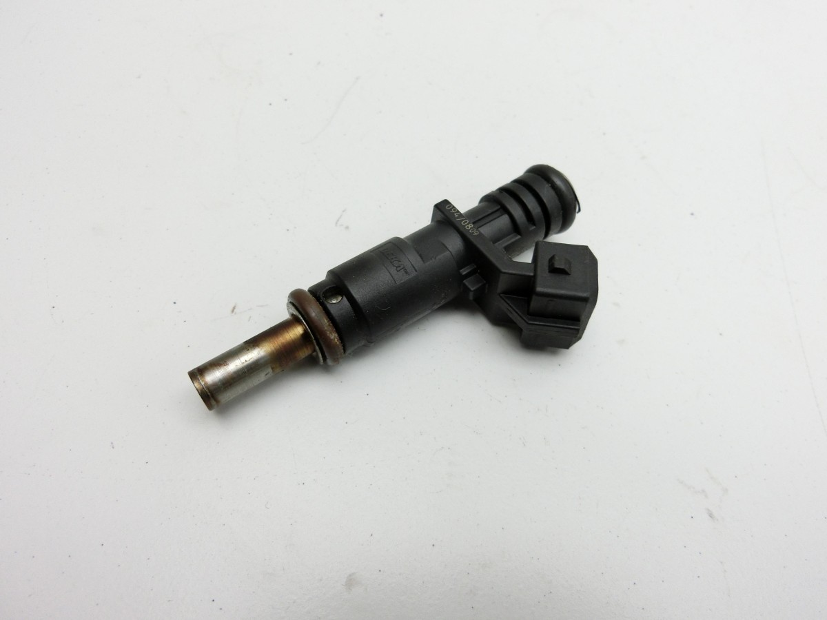 BMW 1er E82 07-11 3,0 160KW  Injektor Einspritzdüse Rail Zyl. 1 7531634