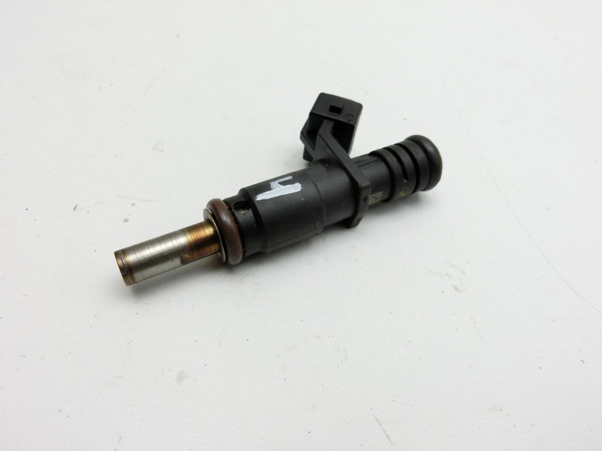BMW 1er E82 07-11 3,0 160KW  Injektor Einspritzdüse Rail Zyl.4 7531634