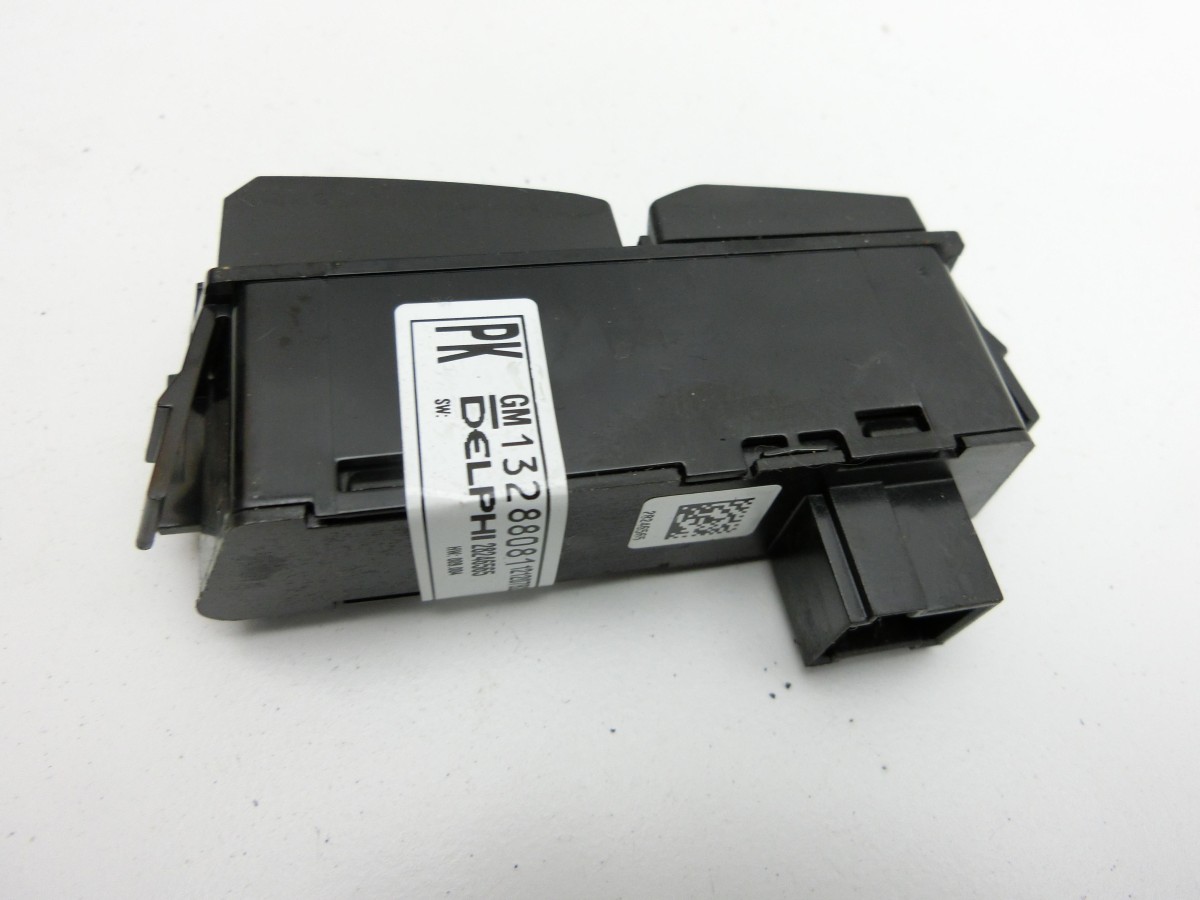 Opel Astra J 12-18  Schalter PDC Einparkhilfe 13288081 28246565 121207B2