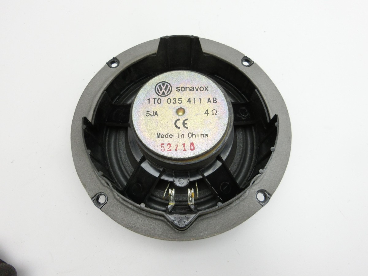 VW Touran 1T3 10-15   Lautsprecher Box Tieftöner Links Hinten 1T0035411AB