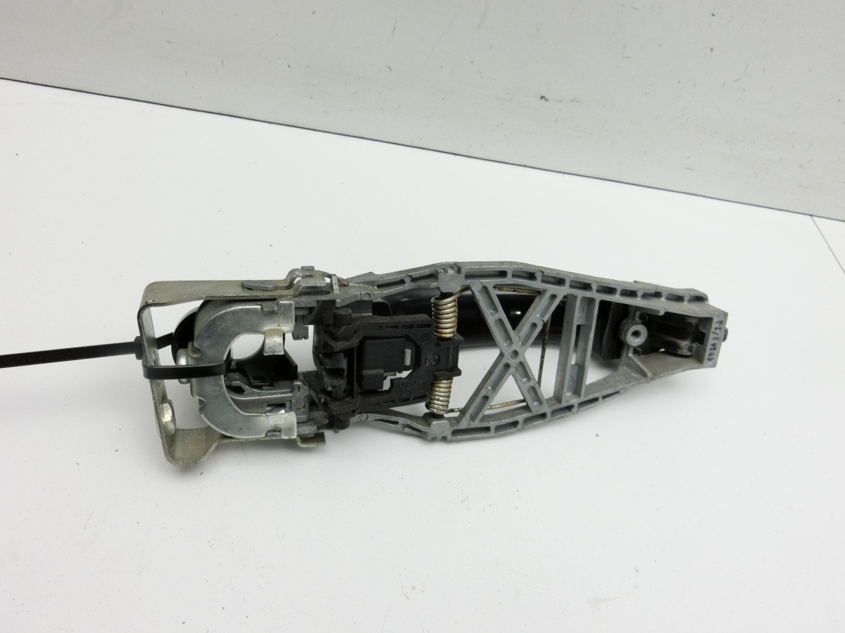 VW Touran 1T3 10-15   Türgriff außen Griff Links Vorne LC9X       7H0837205D 6T0837205B ESBH87PS1