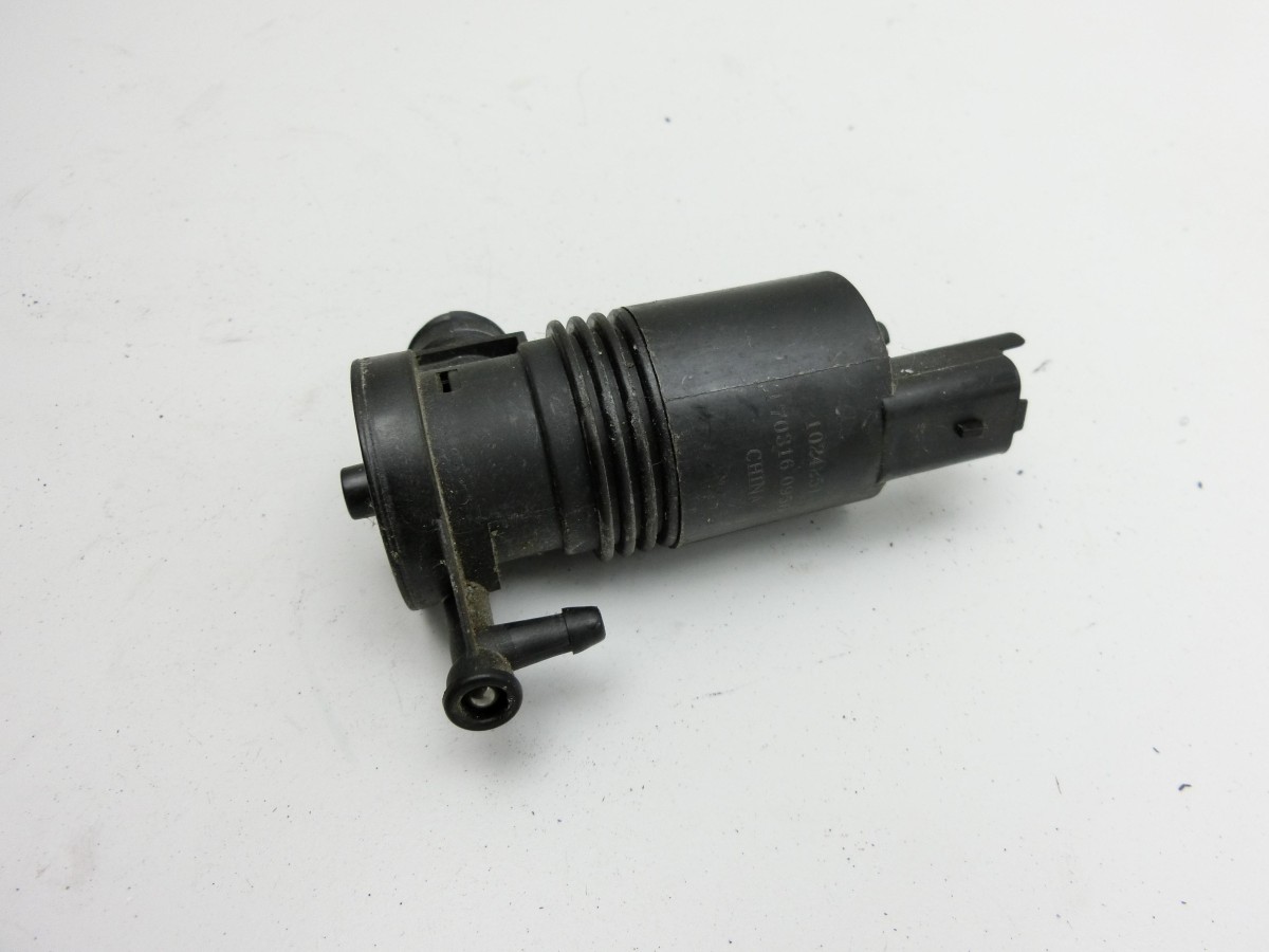 Mercedes X-Kl 470 X220d 17-20  Waschwasserpumpe Wischwasserpumpe Waschpumpe Vorne 1024251 1703160956