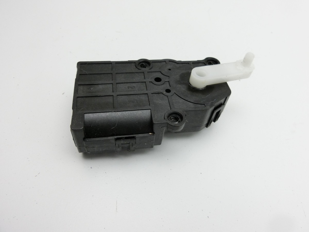 Ssangyong Rodius II 13-19  Stellmotor für Heizung Gebläse DHC14G020087 4526-0910