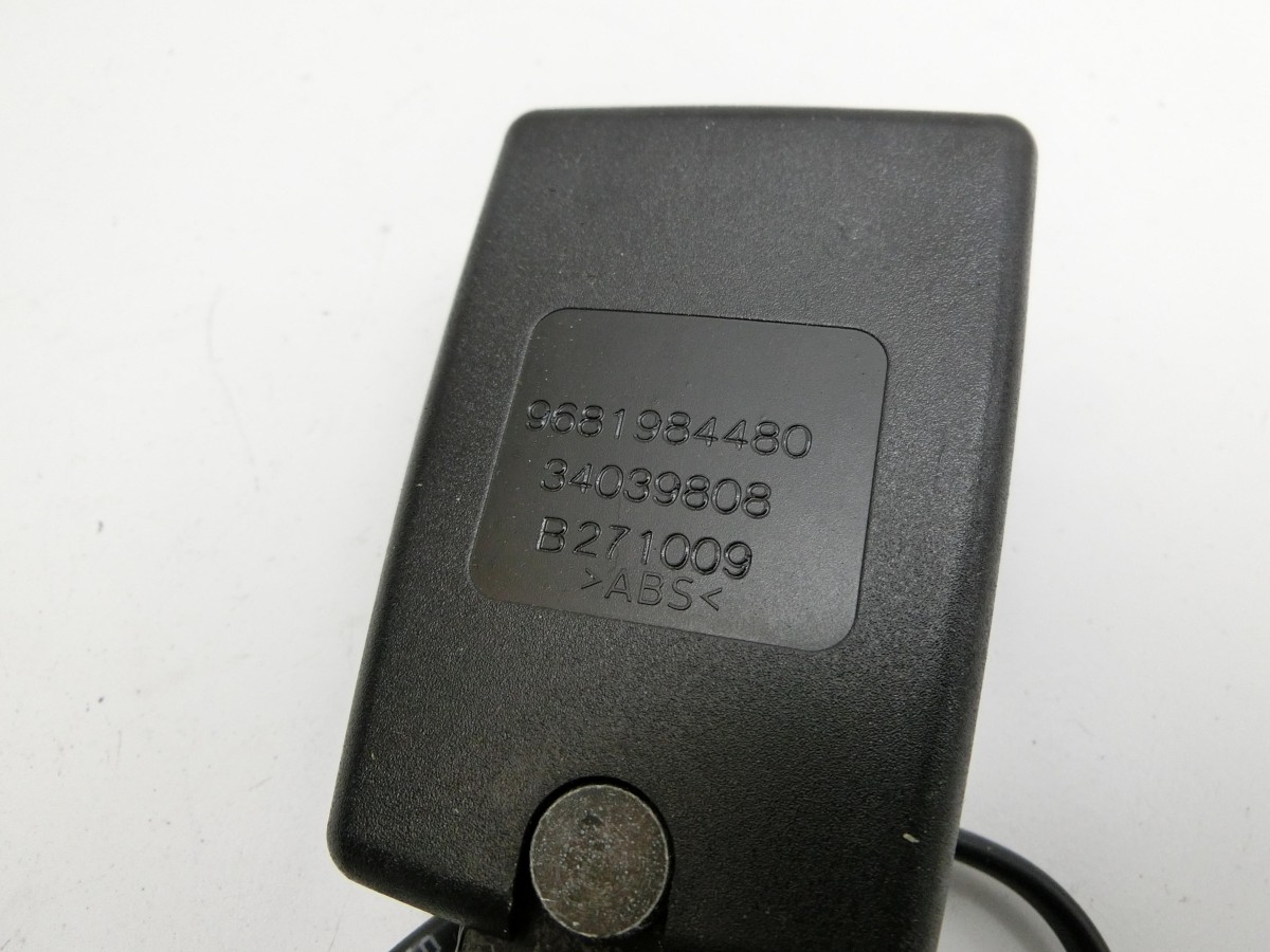 Peugeot 5008 I T87 09-13   Gurtschloss Rechts Hinten mittlere Reihe 9681984480 34039808 B271009