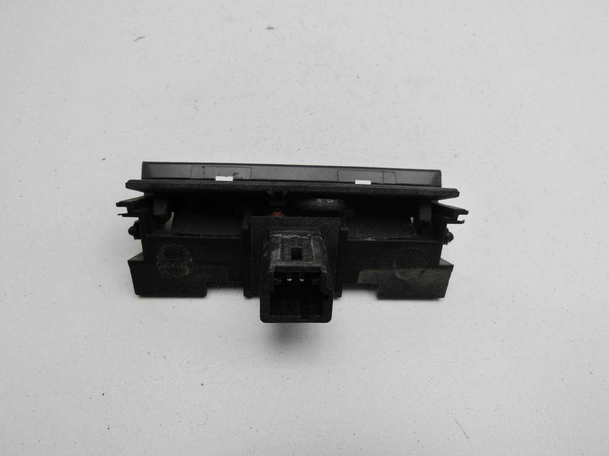 Peugeot 5008 I T87 09-13  Kontaktschalter Schalter Taster Öffner für Heckklappe Stoßleiste 9638615777