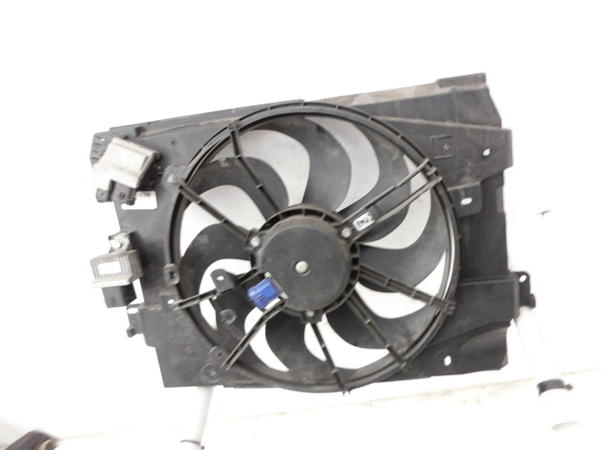 Renault Clio IV BH 12-16 dCi 1,5 66KW  Lüfter Ventilator f. Kühler 214818009R