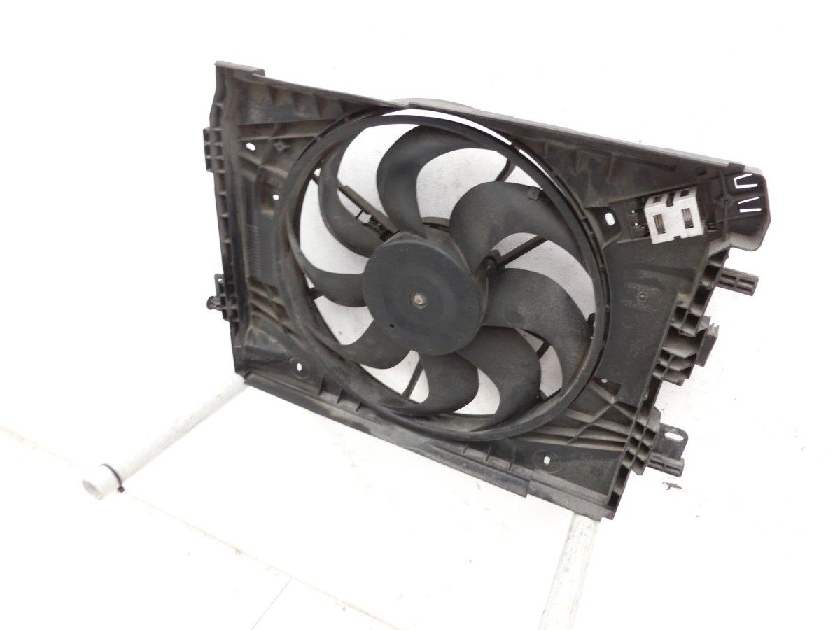Renault Clio IV BH 12-16 dCi 1,5 66KW  Lüfter Ventilator f. Kühler 214818009R