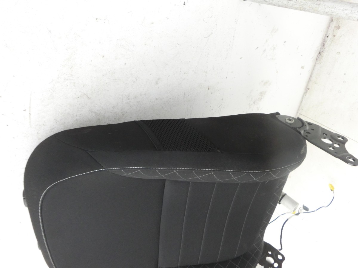 Skoda Fabia III NJ 14-18 5T  Sitzbezug Rückenpolster Rechts Vorne für Beifahrer Sitz beheizt 6V0881806AM