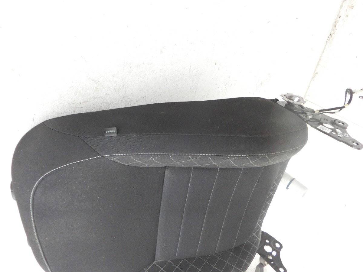 Skoda Fabia III NJ 14-18 5T  Sitzbezug Rückenpolster Links Vorne für Fahrer Sitz 6V0881805AS