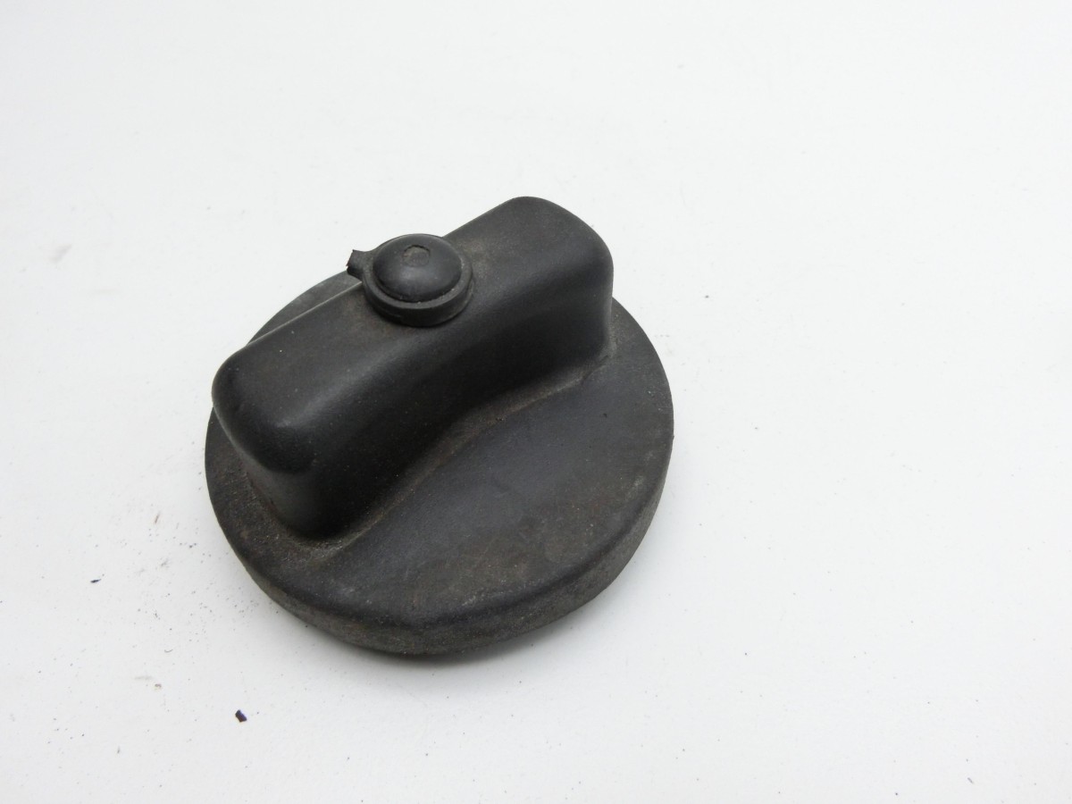 Mercedes Viano Vito W639 03-10  Tankdeckel Verschluss Tankverschluss A9064700005