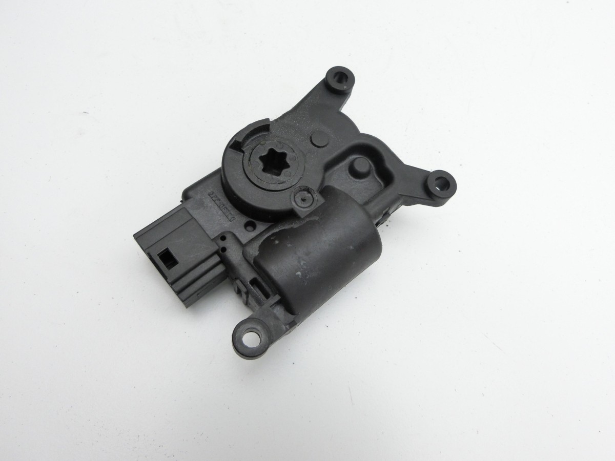 VW Passat 3G 14-19  Luftklappenstellmotor Stellmotor Pos.3 5Q0907511A CZ116880-6900