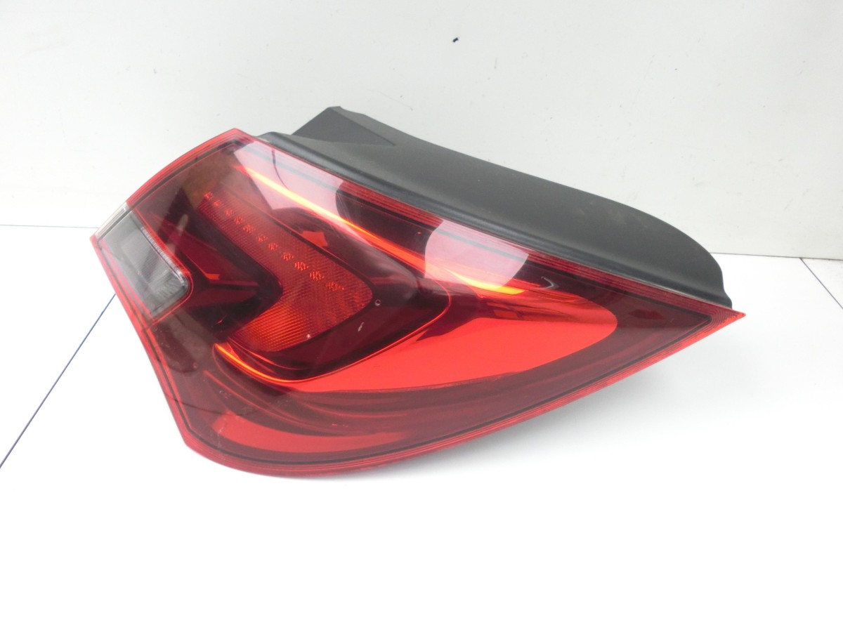 Opel Astra Gtc 11-18 3 Türer  Rückleuchte Heckleuchte Rücklicht LED Rechts 13386263 13281879