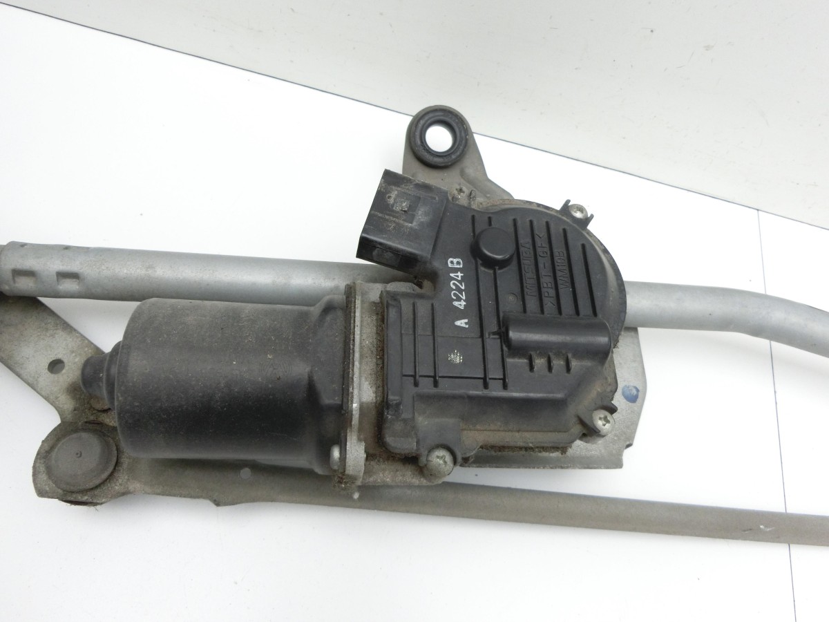 VW Passat 3C B7 10-14  Wischermotor m. Wischergestänge Vorne 3AB955023A A9675-447