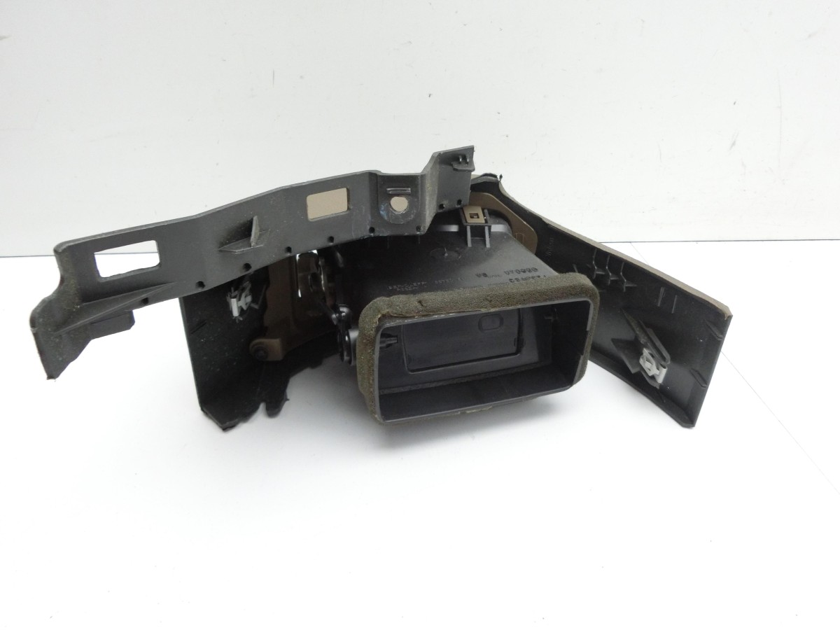 Nissan Nissan Pathfinder R51 05-10  Luftdusche Luftdüse Rechts 68760EB300