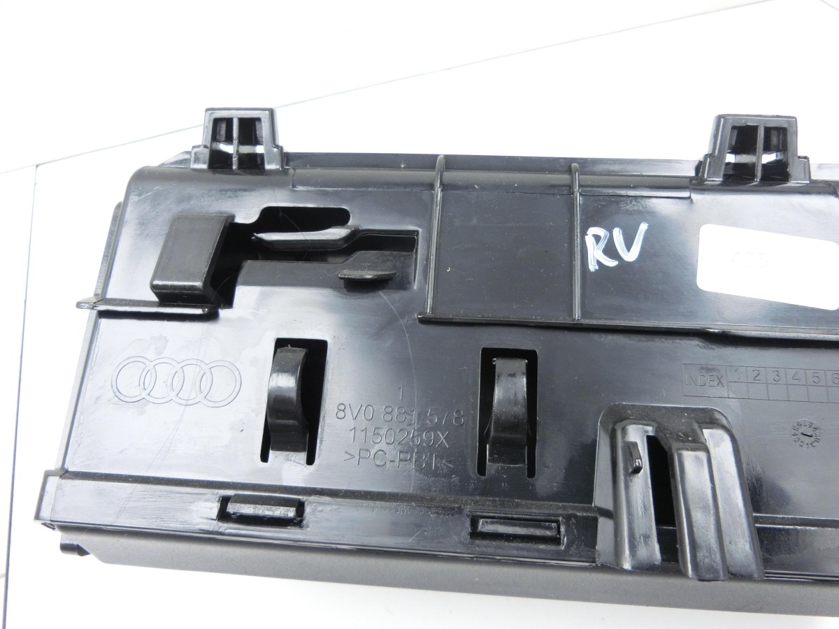 Audi A3 8V 12-16  Ablagefach Staufach Sitzschublade Schublade Rechts Vorne 8V0881578