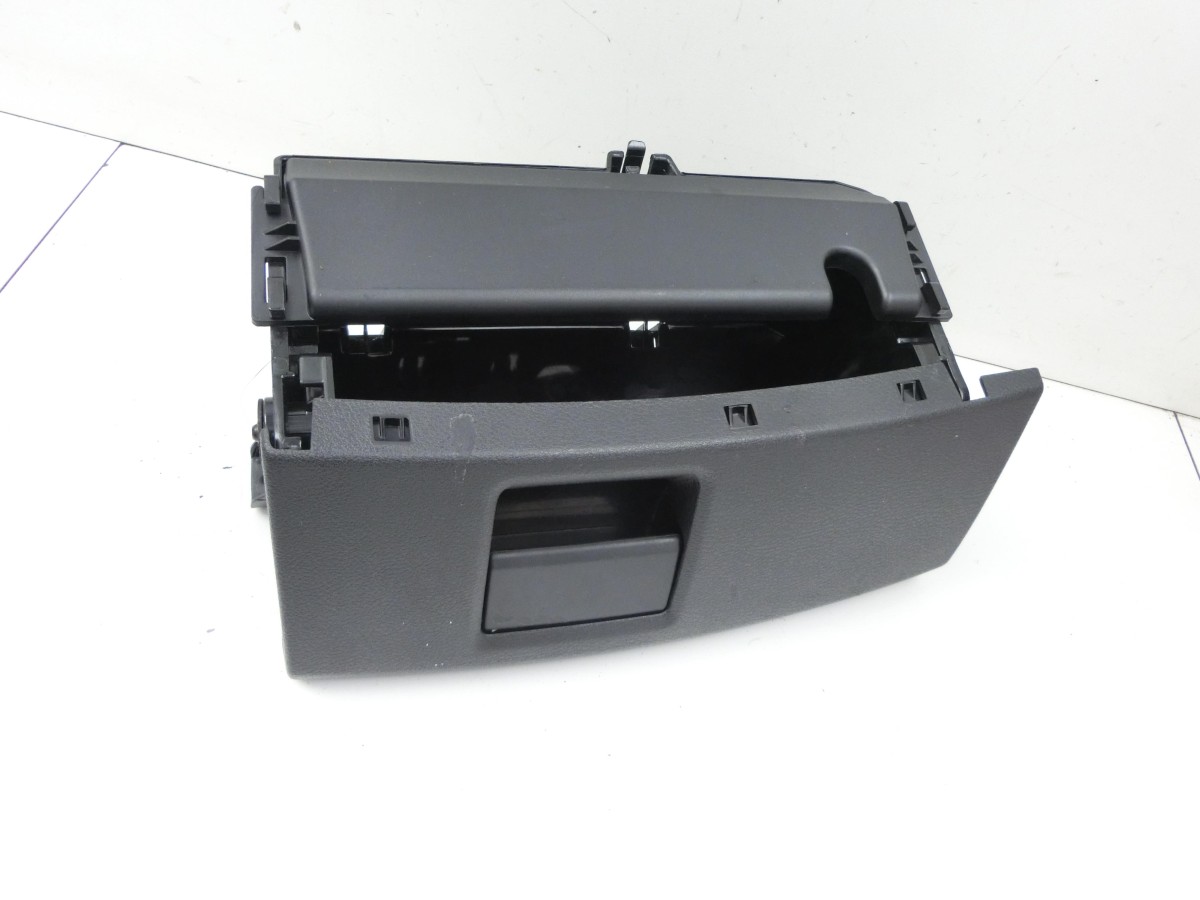 Audi A3 8V 12-16  Ablagefach Staufach Sitzschublade Schublade Rechts Vorne 8V0881578