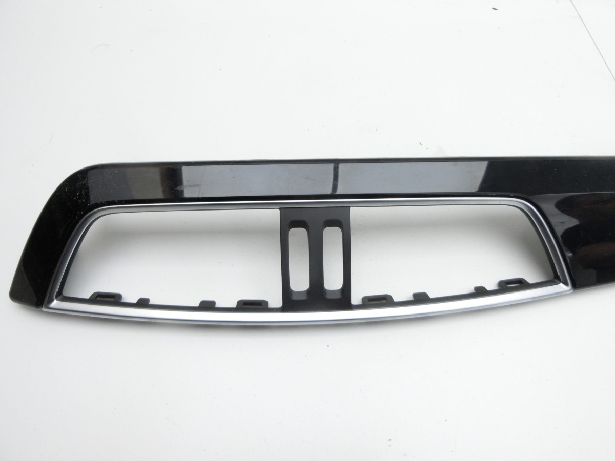 Mercedes S204 W204 11-15   Blende für Armaturenbrett Abdeckung A2046801371