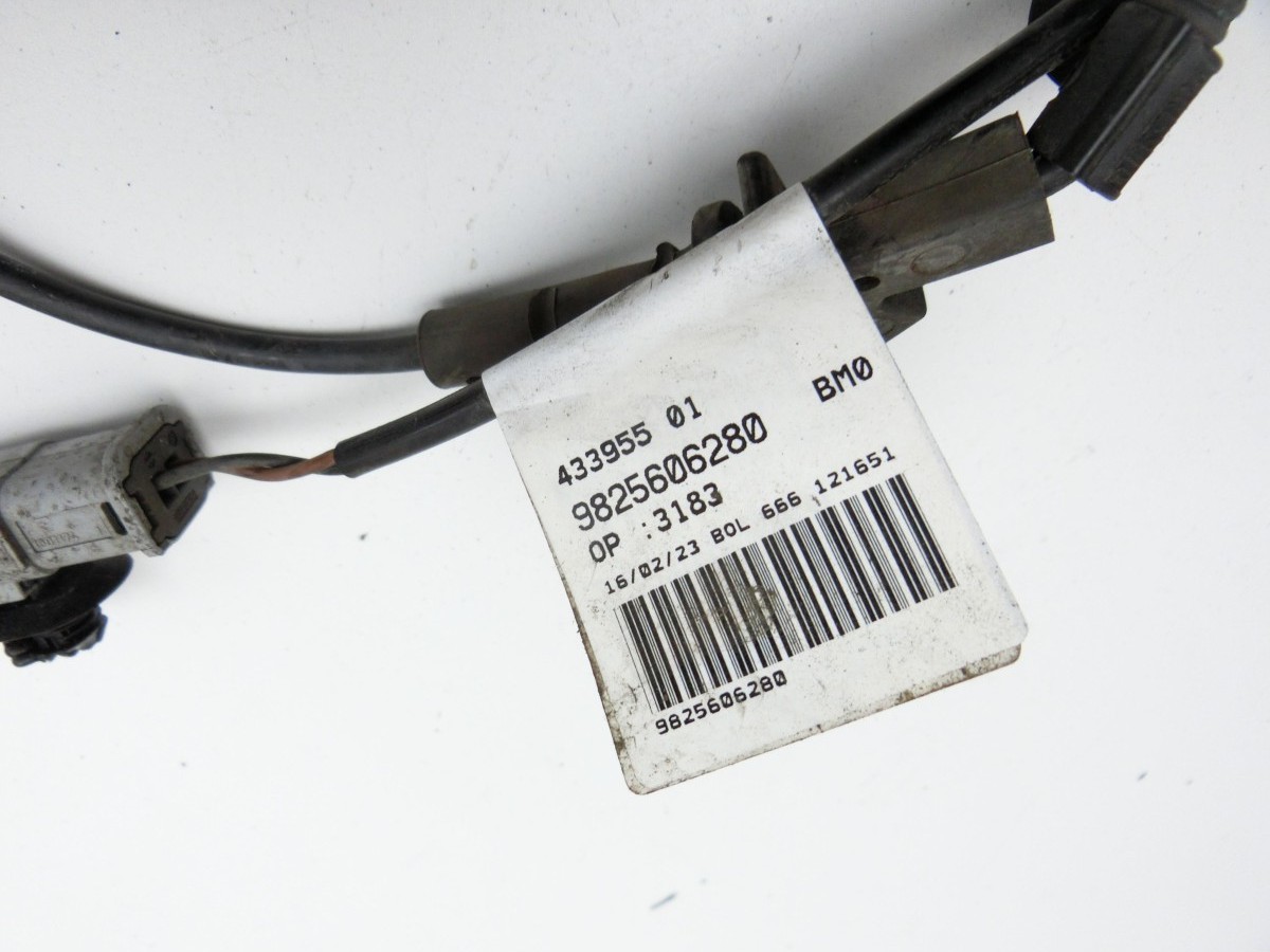 Opel Astra L 21-26  ABS Sensor Radsensor Rechts Vorne 9825606280