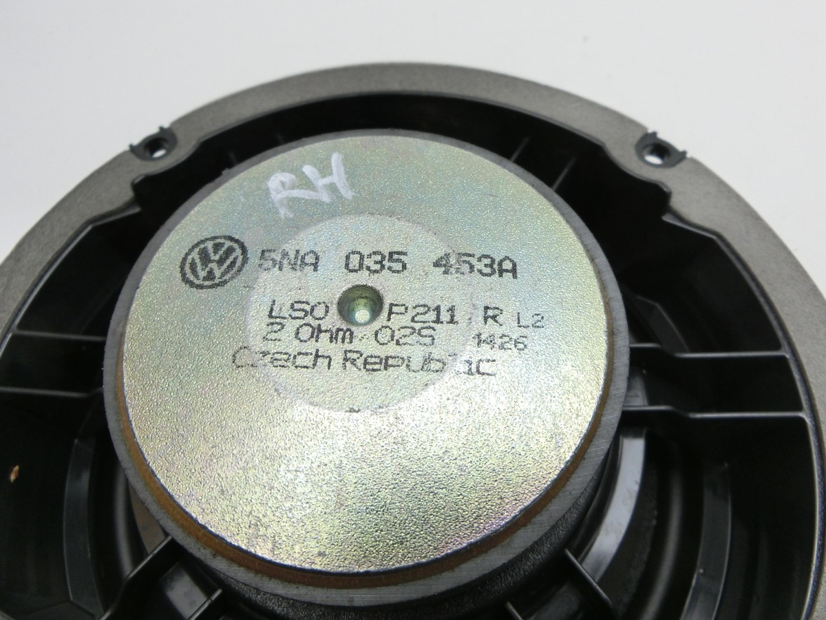 VW Tayron R41   Lautsprecher Tieftöner Links Hinten 5NA035453A