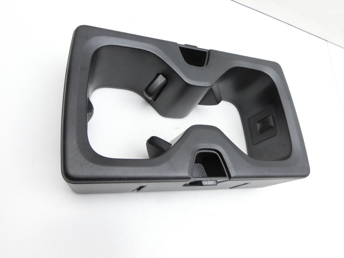 VW Tayron R41    Rahmen für Becherhalter Getränkehalter 571862531