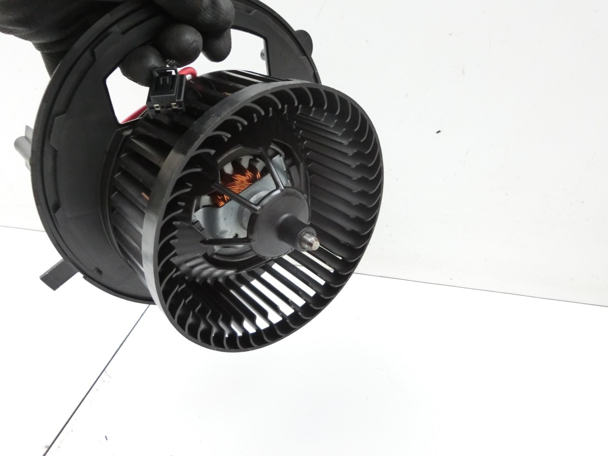 VW Golf 8 VIII 19-24  Gebläsemotor Lüftermotor Heizungsgebläse 5WB819021 5WB819021A