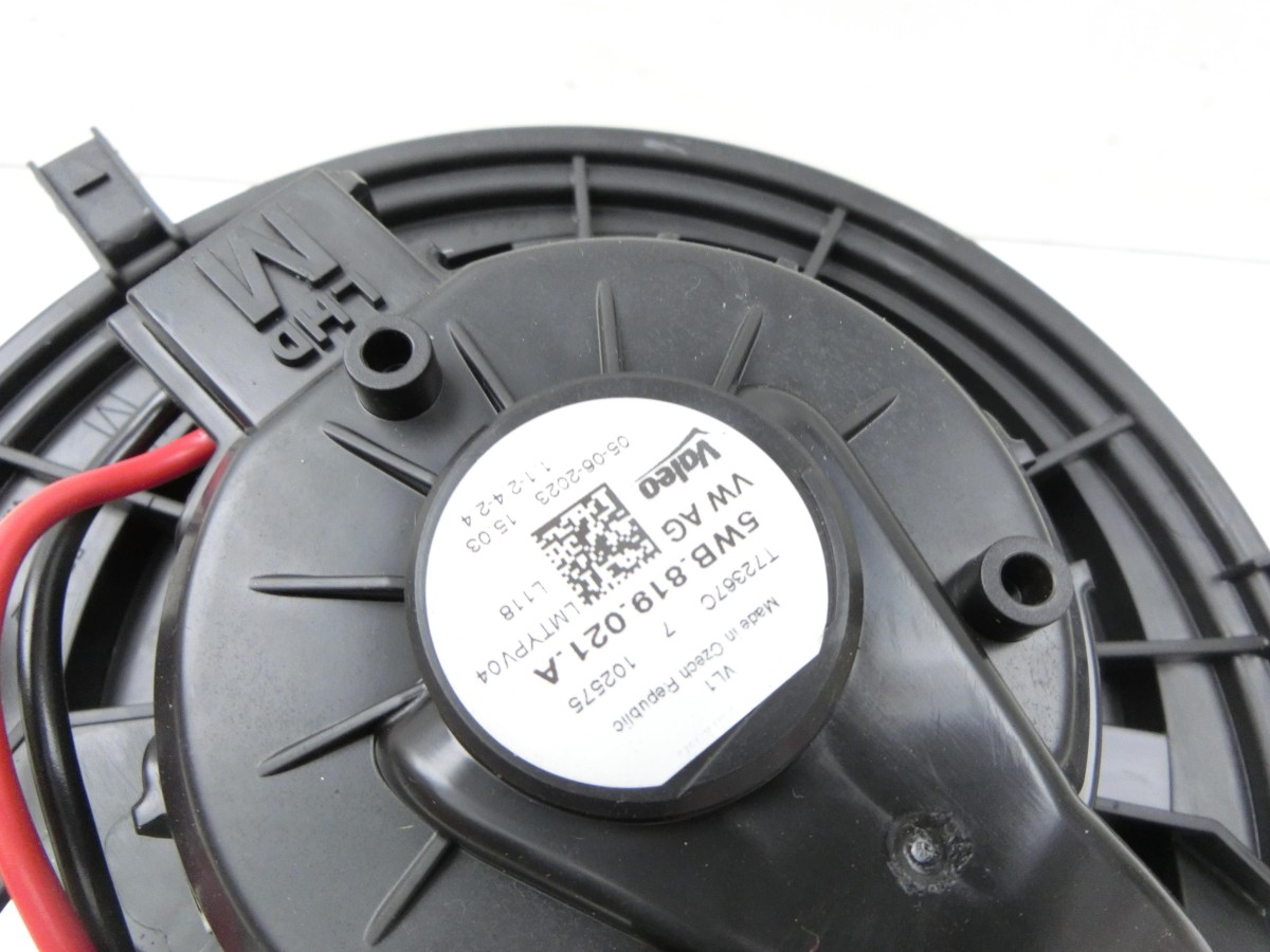 VW Golf 8 VIII 19-24  Gebläsemotor Lüftermotor Heizungsgebläse 5WB819021 5WB819021A