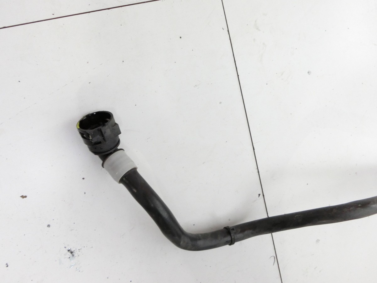 Tesla Model Y LR 20-25 Elektro  KW  Kühlwasserschlauch Wasserschlauch