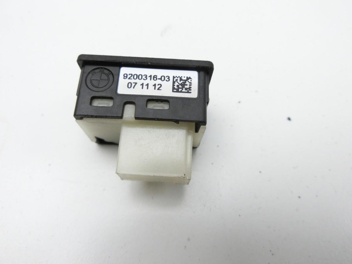 BMW 320d F31 12-15  Schalter für Heckklappe Öffner 61319200316 9200316 9200316-03
