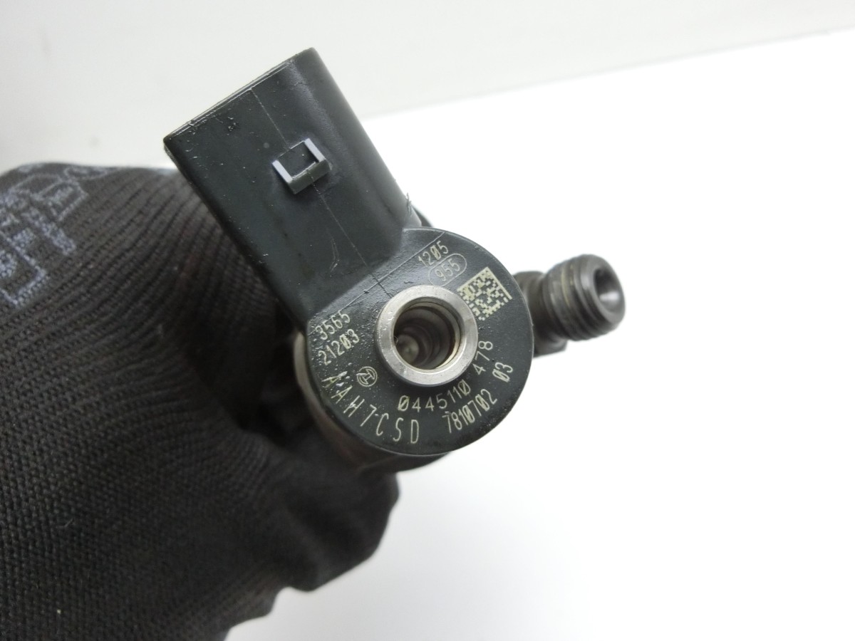 BMW 320d F31 12-15 2,0d 135KW  Injektor Einspritzdüse Zyl.4 13537810702 7810702 0445110478 7810702-03