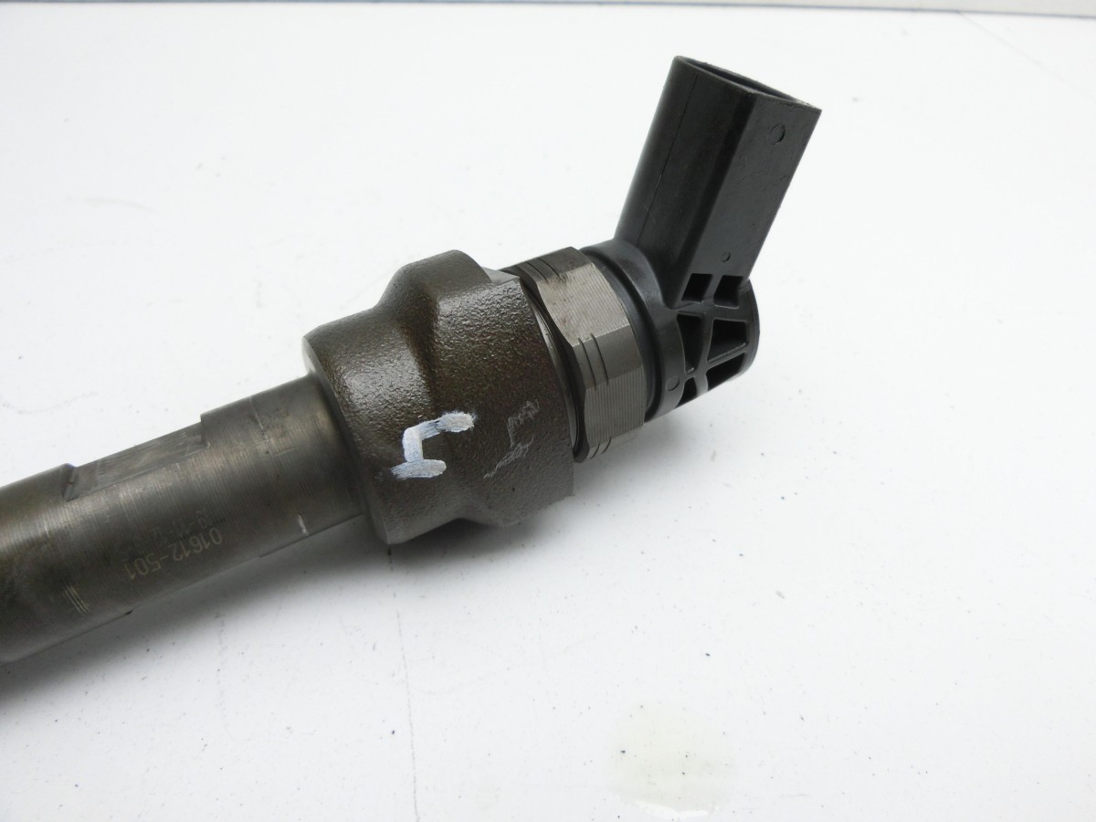 BMW 320d F31 12-15 2,0d 135KW  Injektor Einspritzdüse Zyl.4 13537810702 7810702 0445110478 7810702-03