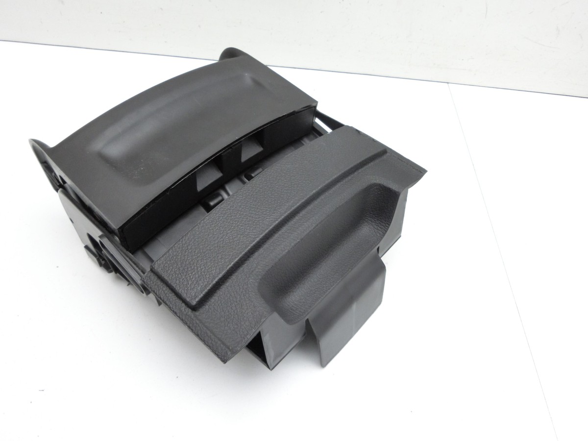 Opel Zafira Tourer C P12 16-19   Ablagefach Staufach Fach Mittelkonsole Getränkehalter Fach 20921677