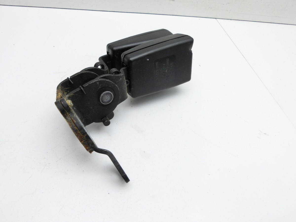 VW Golf VII 7 5G 12-17 5T  Gurtschloss Links Hinten und Mitte 8V0857739