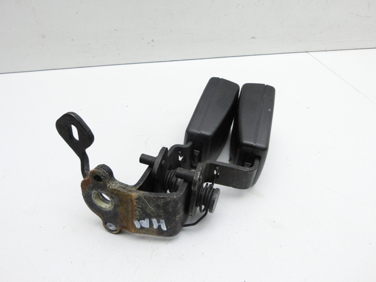 VW Golf VII 7 5G 12-17 5T  Gurtschloss Links Hinten und Mitte 8V0857739