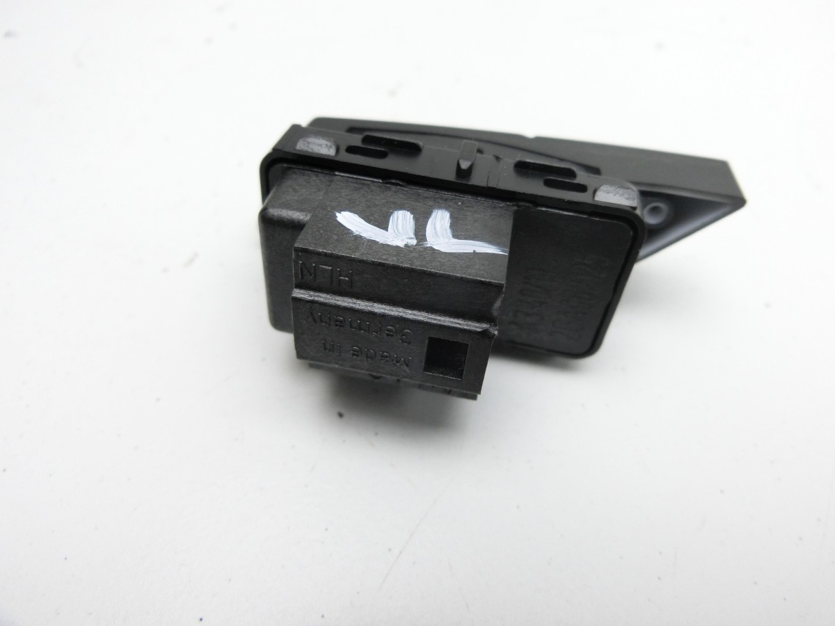 VW T-Roc A1 17-21  Schalter Zentralverriegelung Verriegelung Links Vorne 2GA962125